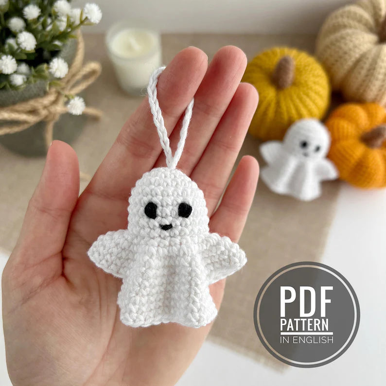 Halloween Ghost No-Sew Crochet Pattern PDF – Cute Keychain & Bag Charm